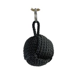 Handgjord nyckelring med apnäve knuten runt en pingisboll. Tillverkad av flätad PP-silke och utrustad med en rostfri nyckelring.