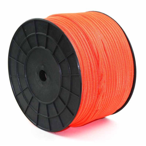 Stort utbud av rep, snöre och tågvirke i olika färger.